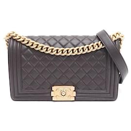 Chanel Borsa Boy Medium in pelle d'agnello con catena dorata, borsa a tracolla e crossbody