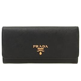 Prada Cartera larga con solapa de cuero Saffiano y cierre metálico stamp: QWA