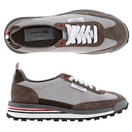 Sneakers Take Runner in camoscio da donna - Thom Browne