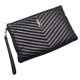 Saint Laurent Bolso de mano acolchado en tono dorado