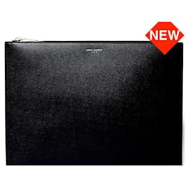 Saint Laurent Clutch in pelle caviar