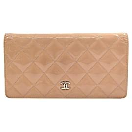 Chanel Klassisches Langportemonnaie aus Lackleder