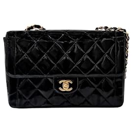 Chanel Borsa a tracolla in pelle verniciata