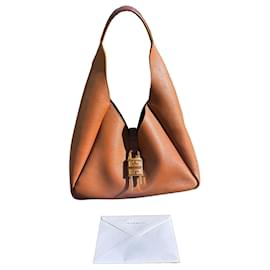 Borsa Givenchy Hobo in pelle marrone