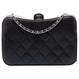 Clutch Chanel Black CC Quilted Lambskin con catena