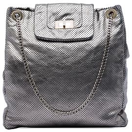 Borsa Tote Drill Chanel in vitello metallizzato craquelé traforato argento