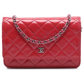 Carteira Chanel Red CC Quilted Patent Wallet On Chain