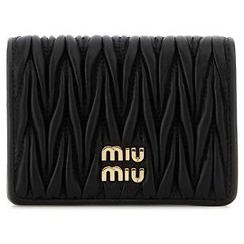 Miu Miu Kleine Matelassé Napa Leder Geldbörse Schwarz AFPP