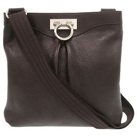 Borsa a tracolla in pelle marrone Salvatore Ferragamo Gancini