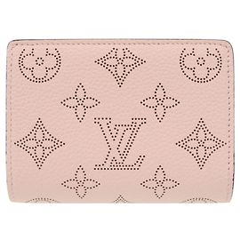 Louis Vuitton Portefeuille Claire Monogram Mahina Bi-fold Wallet en Rosa