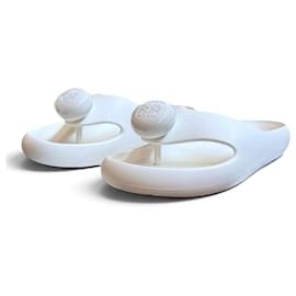Ciabatte Loewe Foam in gomma bianca