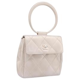 Borsa a mano CHANEL Matelasse in pelle bianca CC Auth 196360M