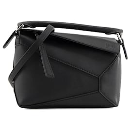 LOEWE - Puzzle Mini Loewe Schultertasche aus schwarzem genarbtem Leder