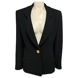 Chaqueta Chanel Vintage de crepe de gasa de lana negra con botones martillados dorados