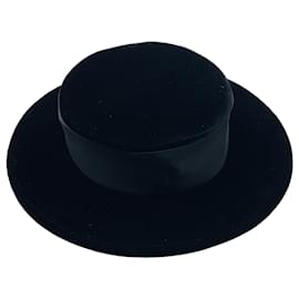 Cappello in velluto Chanel Vintage Rare con bordo in grosgrain nero