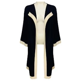 Chanel Navy / White 2016 Kaschmir Strick Long Cardigan mit silbernen CC Logo Knöpfen