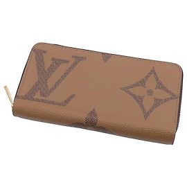 Louis Vuitton Monogram Giant Reverse Zippy Long Wallet braun