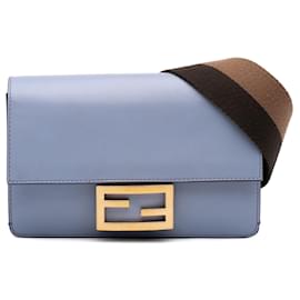 Borsa Crossbody Baguette piatta Fendi in pelle di vitello blu