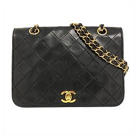 Borsa a tracolla Chanel Matelassé con patta completa e catena