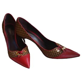 Louis Vuitton Damier Ebene und rotes Leder Pumps