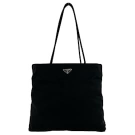 Borsa Tote in nylon Prada con logo triangolare in metallo
