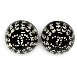 Orecchini a lobo Chanel D26A Coco Mark in cristallo e strass