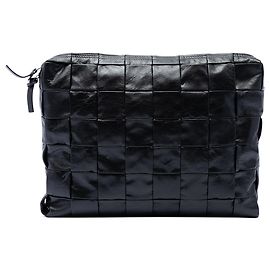 Bottega Veneta Maxi Intrecciato Cassette Clutch aus schwarzem Paper-Kalbsleder