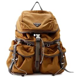 Zaino Prada in nylon e pelle con triangolo