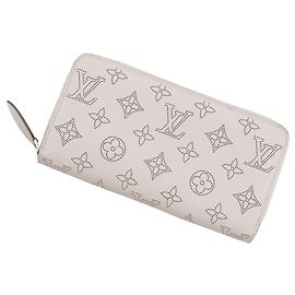 Louis Vuitton Monogram Mahina Zippy Wallet