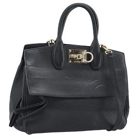 Borsa Salvatore Ferragamo Gancini Studio in pelle 2way Nero Oro Auth 195088