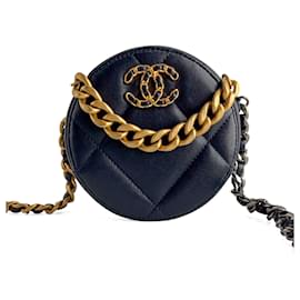 CHANEL 19 Runde Clutch aus Lammleder Matelassé mit Kette Navy