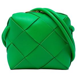 Borsa a tracolla Mini Intreccio Cassette in agnello verde di Bottega Veneta
