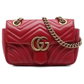 Borsa a tracolla piccola Gucci GG Marmont in pelle di vitello matelassé rossa