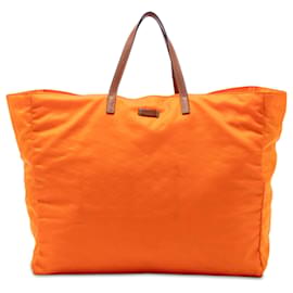 Gucci GG Reisetasche aus Nylon in Orange