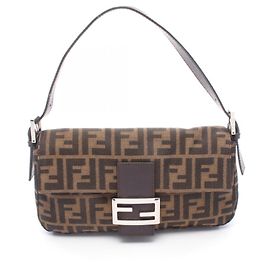 Fendi Mamma Bucket Handtasche