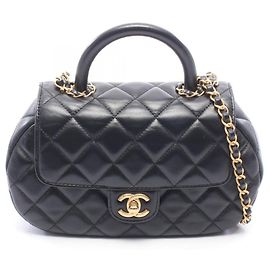 Borsa a spalla e manico superiore Chanel Matelassé in pelle d'agnello nera