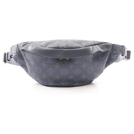borsello da vita Louis Vuitton Discovery PM Monogram Shadow