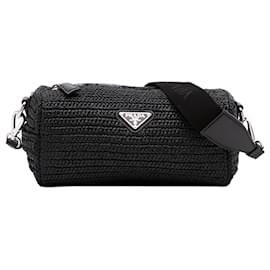 Borsa a tracolla Prada in crochet effetto rafia nera