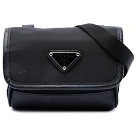 Pouch Prada in Re-Nylon e Saffiano nero