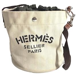Hermès Sac de Pansage Bucket Bag