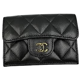 Chanel Kompakt-Portemonnaie aus Kaviar-Leder