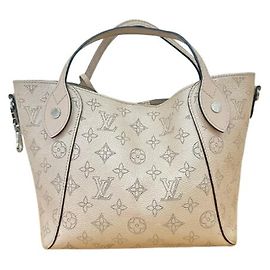 Louis Vuitton Mahina PM M58785 Leather Shoulder Bag