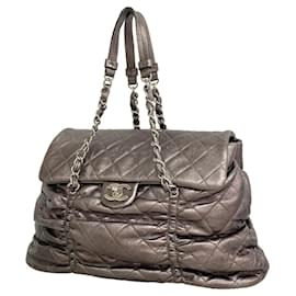 Borsa a mano Chanel in pelle Matelassé