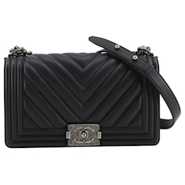 Borsa a tracolla Chanel Boy 25 con catena