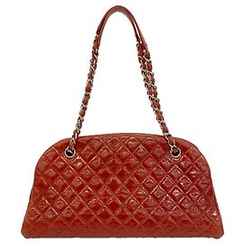 Chanel Matelassé Schultertasche mit Kette