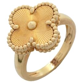 Van Cleef & Arpels Alhambra Guilloche Ring