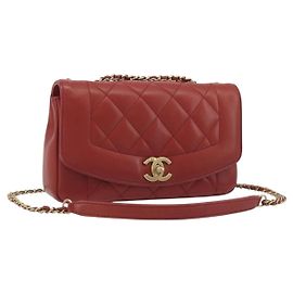 Borsa a tracolla CHANEL Matelassé in pelle d'agnello rossa con catena e CC dorato Auth 195253SM