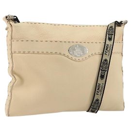 Borsa a spalla FENDI Celeria in pelle Avorio Argento Auth 195647V