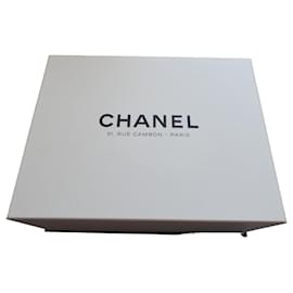 Scatola Chanel 31, Rue Cambon - Paris 38X29X16 cms