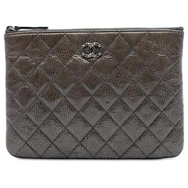 Clutch Chanel Gray Small Quilted Crinkled Patent O Case